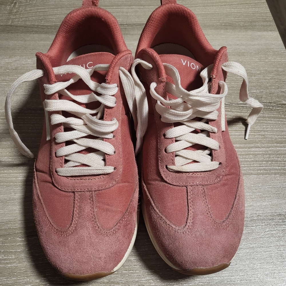 Womens Vionic Sneakers Size 8.5